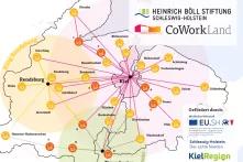 Eine Karte von der Region rund um Kiel ist zu sehen. Von Kiel aus sind Linien von zu den umgebenden Ortschaften gezogen. Rechts sind die Logos von der Heinrich-Böll-Stiftung SH, CoWorkLand, EU.SH und der KielRegion zu sehen. 