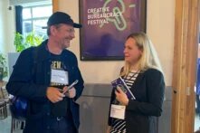 Projektteilnehmer*innen Jörn Frenzel, Estonian Academy of Arts und Dorota Kamrowska-Załuska, Gdańsk Tech freuen sich über das Wiedersehen. 