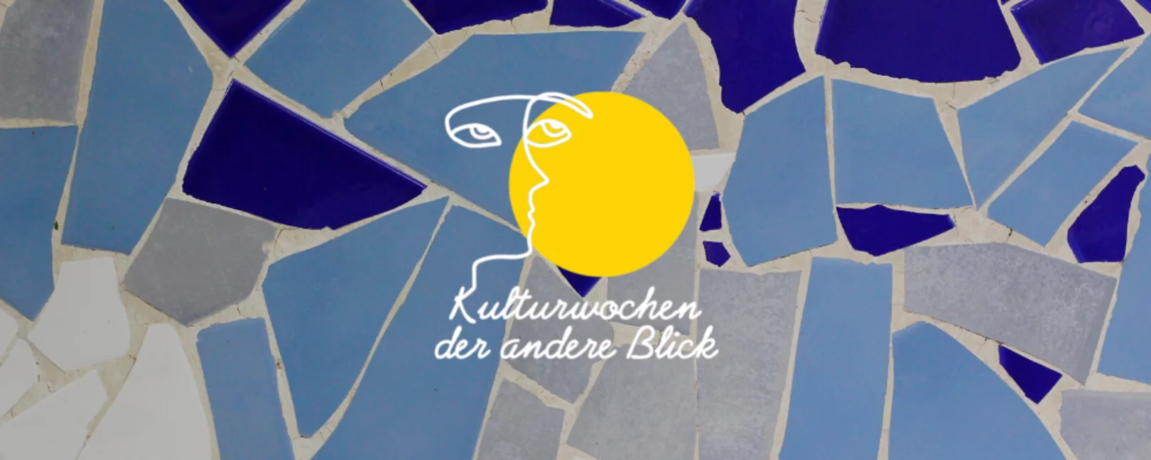 Logo Kulturwochen. Im Hintergrund sieht man ein blaues Mosaik.