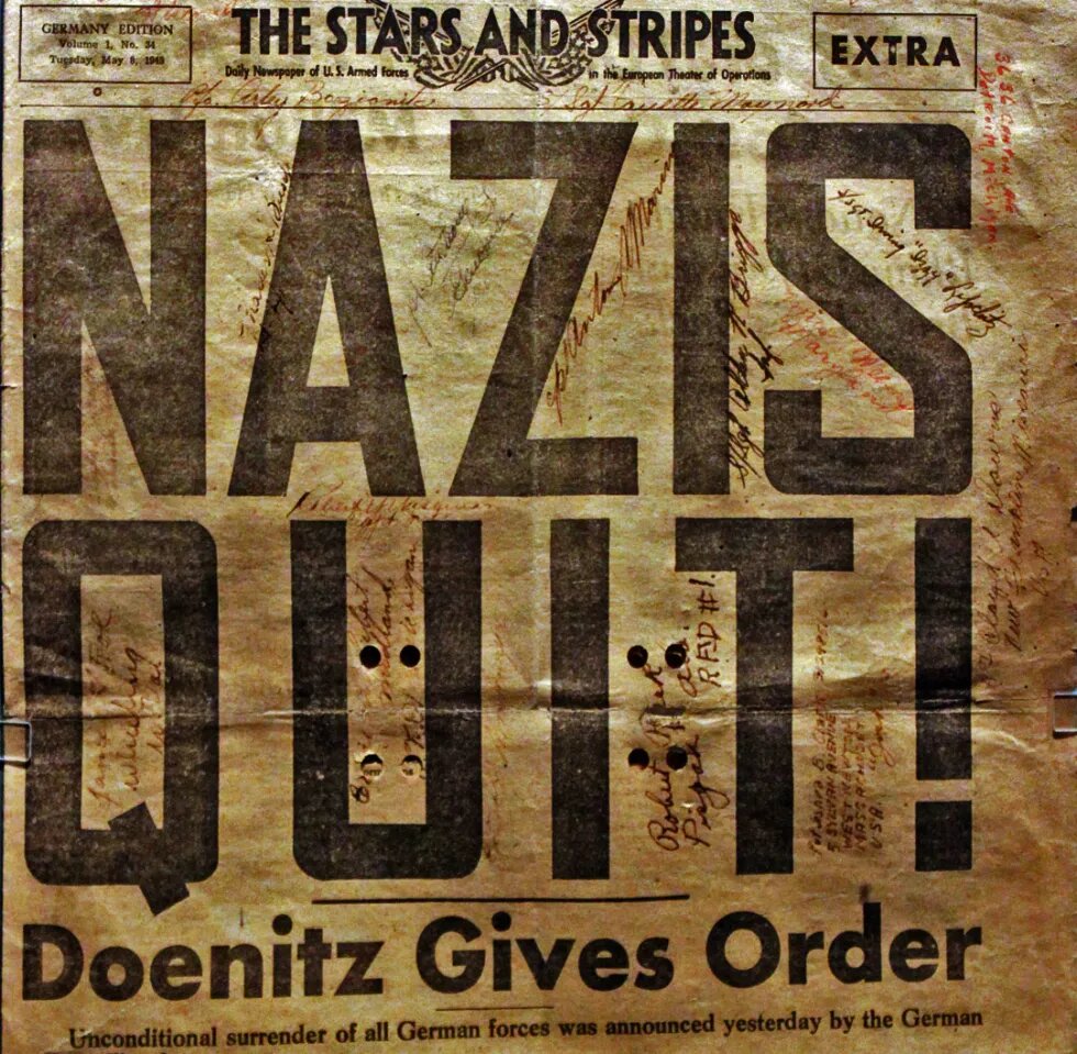 Zeitung der US-Armee vom 8. Mai 1945 Allierten-Zeitung 1945 "Nazis Quit"