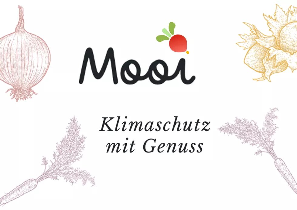 Mooi - Klimakoch-App Mooi in Schreibschrift mit einer Rübe als I-Punkt. Darunter steht: Klimaschutz mit Genuss. In den Ecken sind Illustrationen von Gemüse.