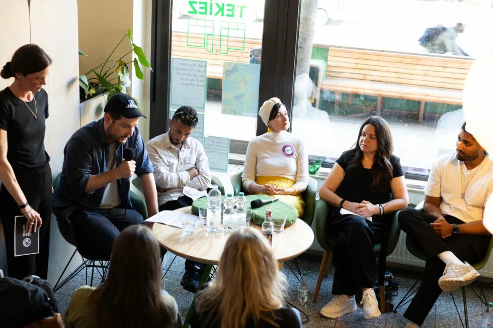 Panel auf dem Treffen für Plurale Erinnerungskultur "Memory Matters" mit Max Czollek, Sibel Leyla, Said Etris Hashemi, Anastassia Pletoukhina und İsmet Tekin.